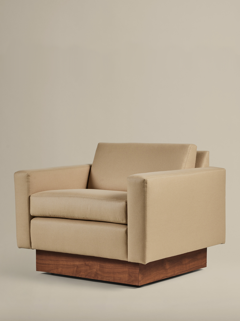 Atrio Vintage - Pair of Club Chairs in the Style of Milo Baughman