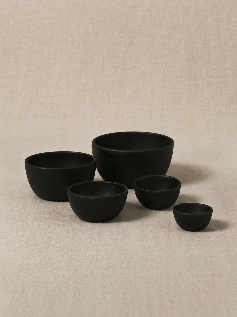 Simple Cast Iron Bowl Set